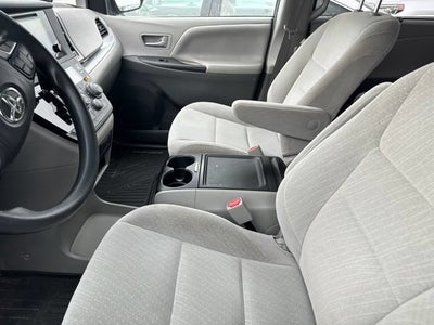 2017 Toyota Sienna LE