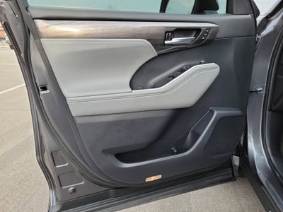2023 Toyota Highlander Hybrid Limited