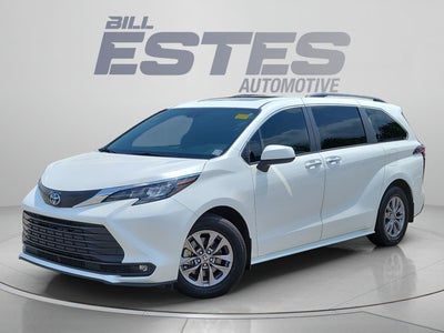 2025 Toyota Sienna XLE