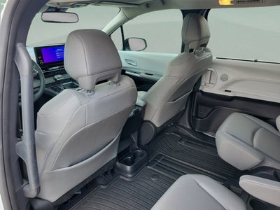 2025 Toyota Sienna XLE
