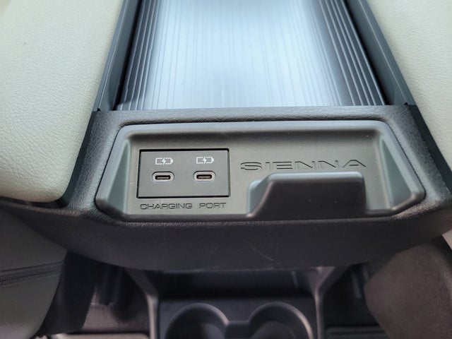 2025 Toyota Sienna XLE