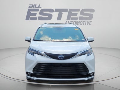 2025 Toyota Sienna XLE