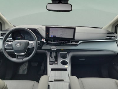 2025 Toyota Sienna XLE