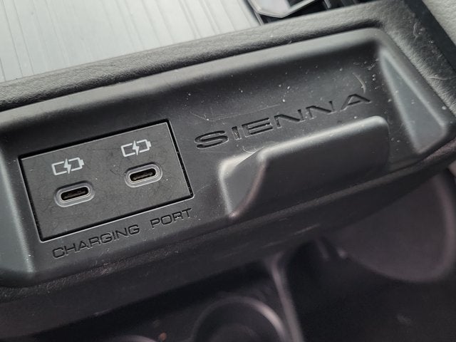 2025 Toyota Sienna XLE