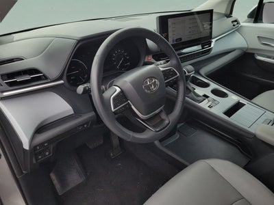 2025 Toyota Sienna XLE