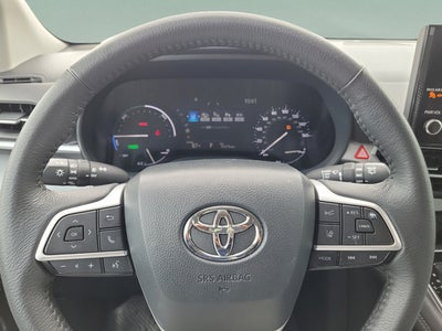 2025 Toyota Sienna XLE