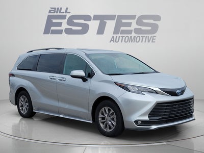 2025 Toyota Sienna XLE