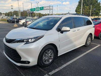 2025 Toyota Sienna XLE