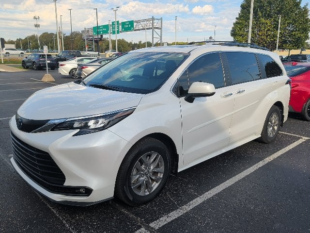 2025 Toyota Sienna XLE