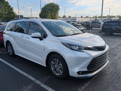 2025 Toyota Sienna XLE