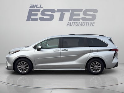 2022 Toyota Sienna XLE