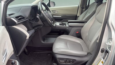 2022 Toyota Sienna XLE