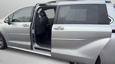 2022 Toyota Sienna XLE