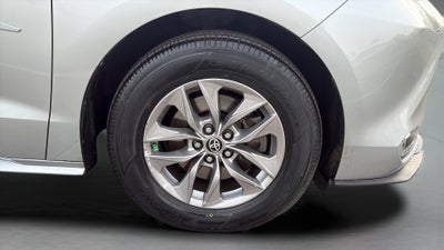 2022 Toyota Sienna XLE