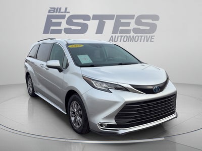 2022 Toyota Sienna XLE