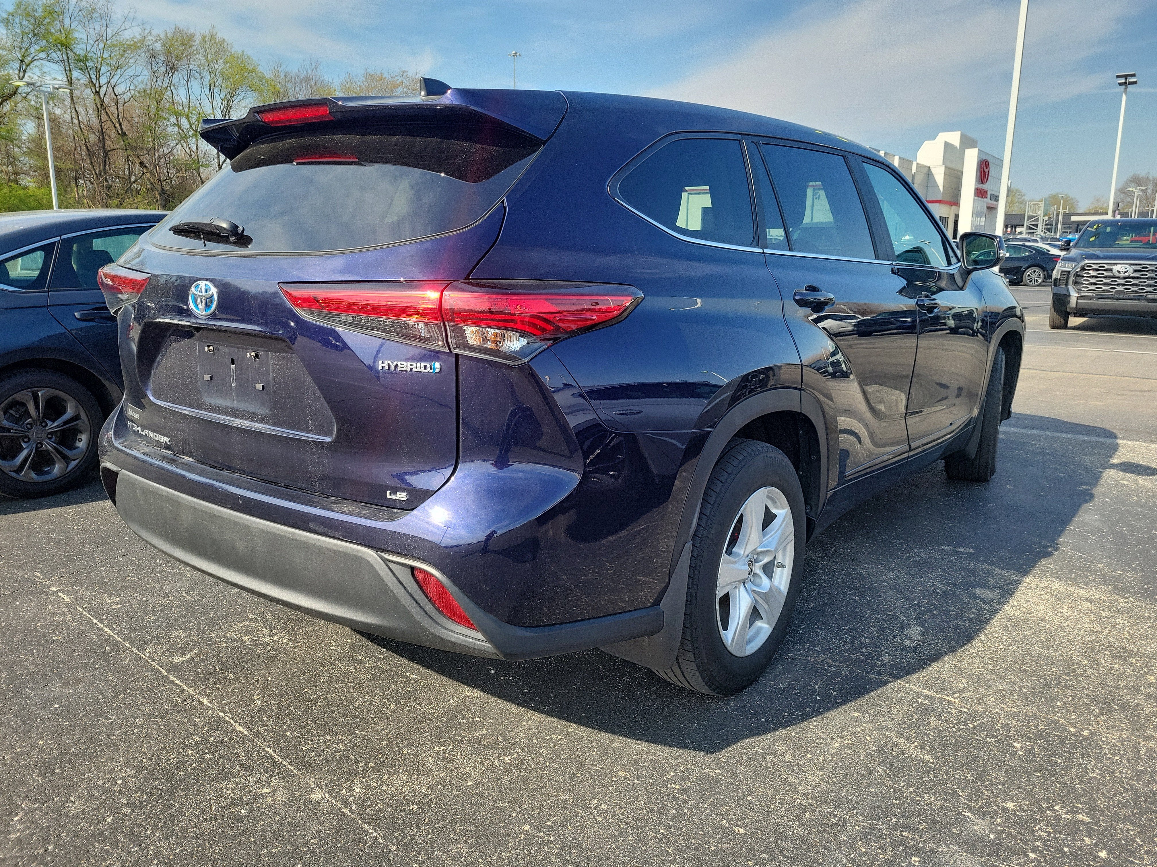 2023 Toyota Highlander Hybrid LE
