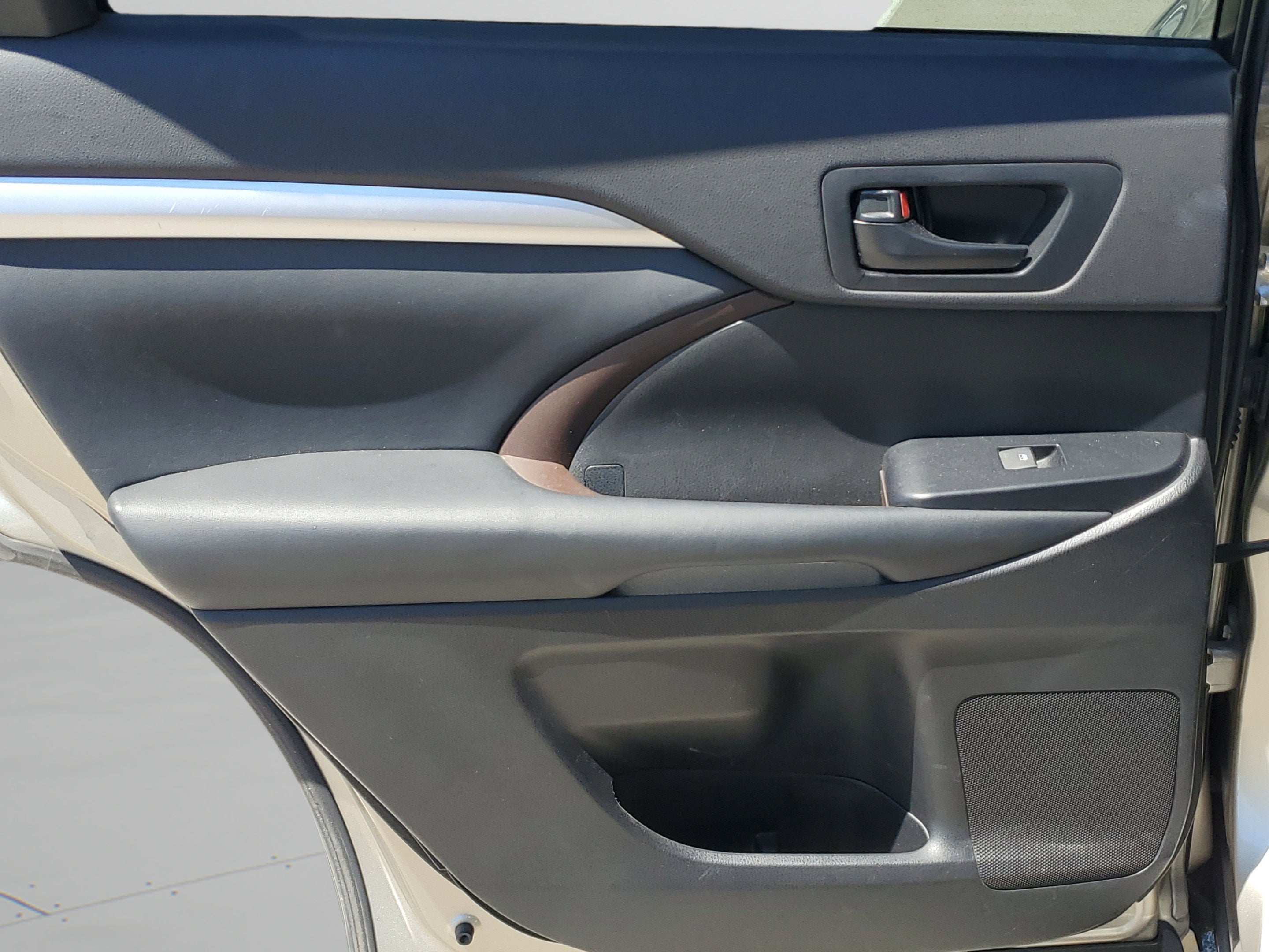2015 Toyota Highlander LE