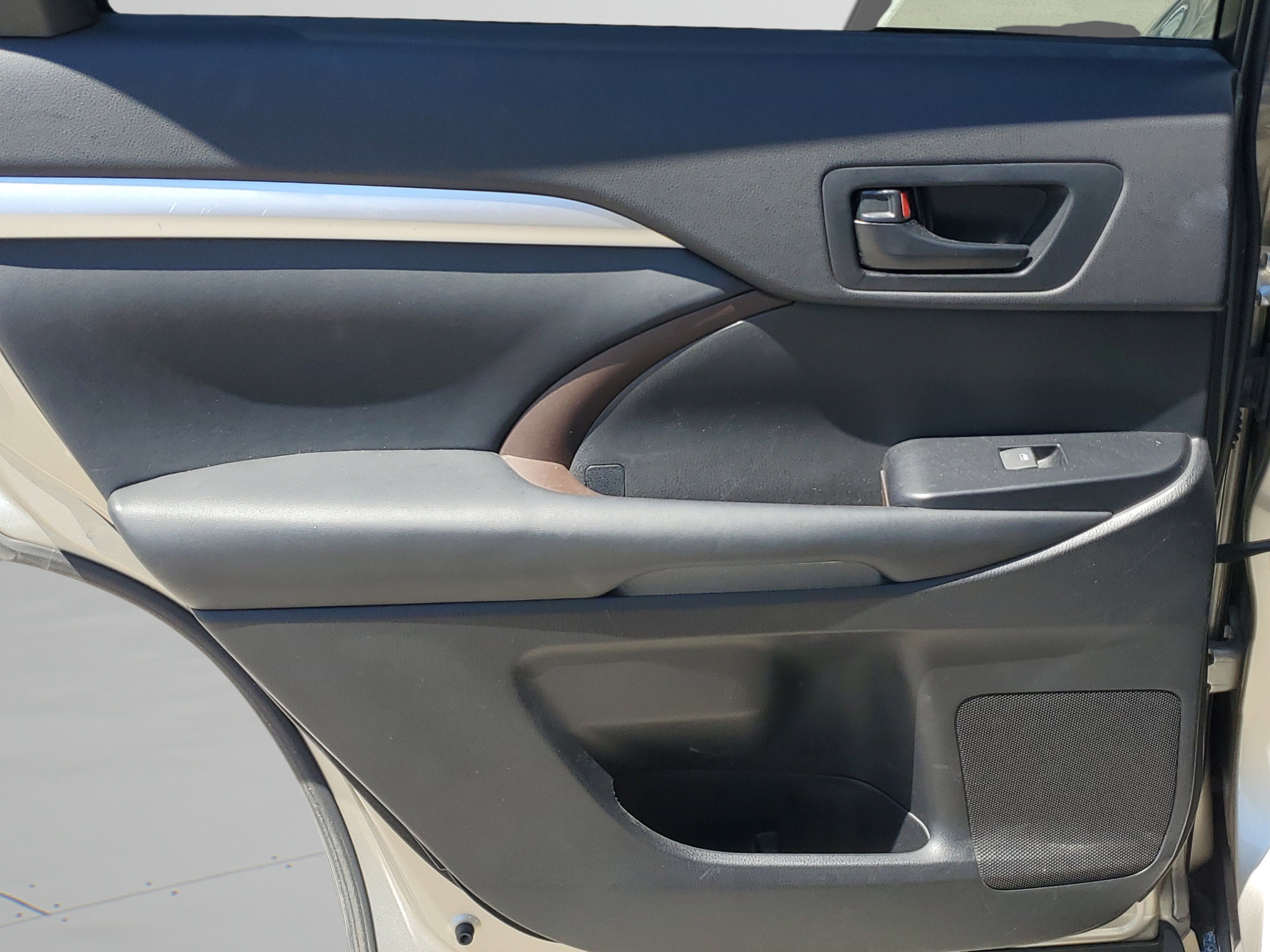 2015 Toyota Highlander LE