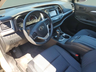 2015 Toyota Highlander LE