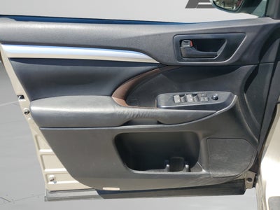2015 Toyota Highlander LE