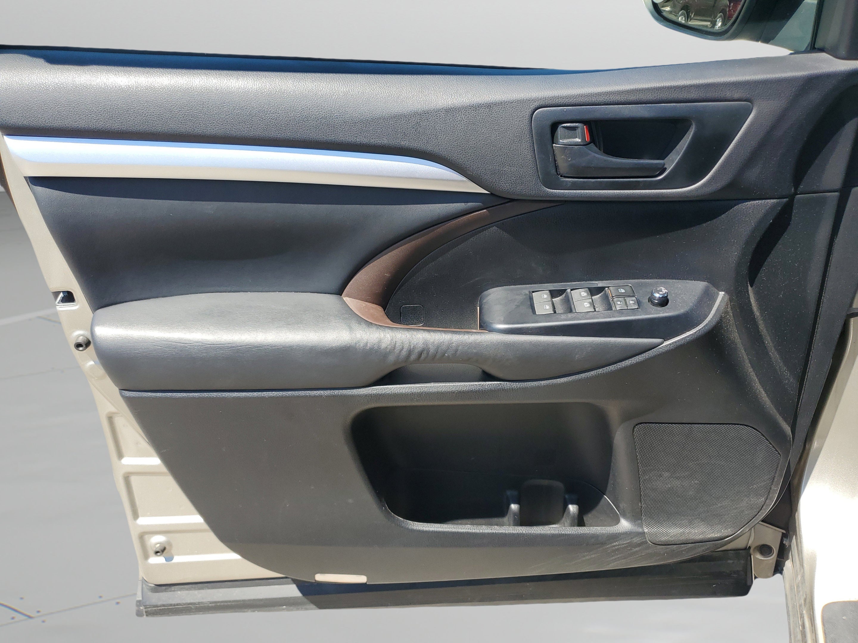 2015 Toyota Highlander LE