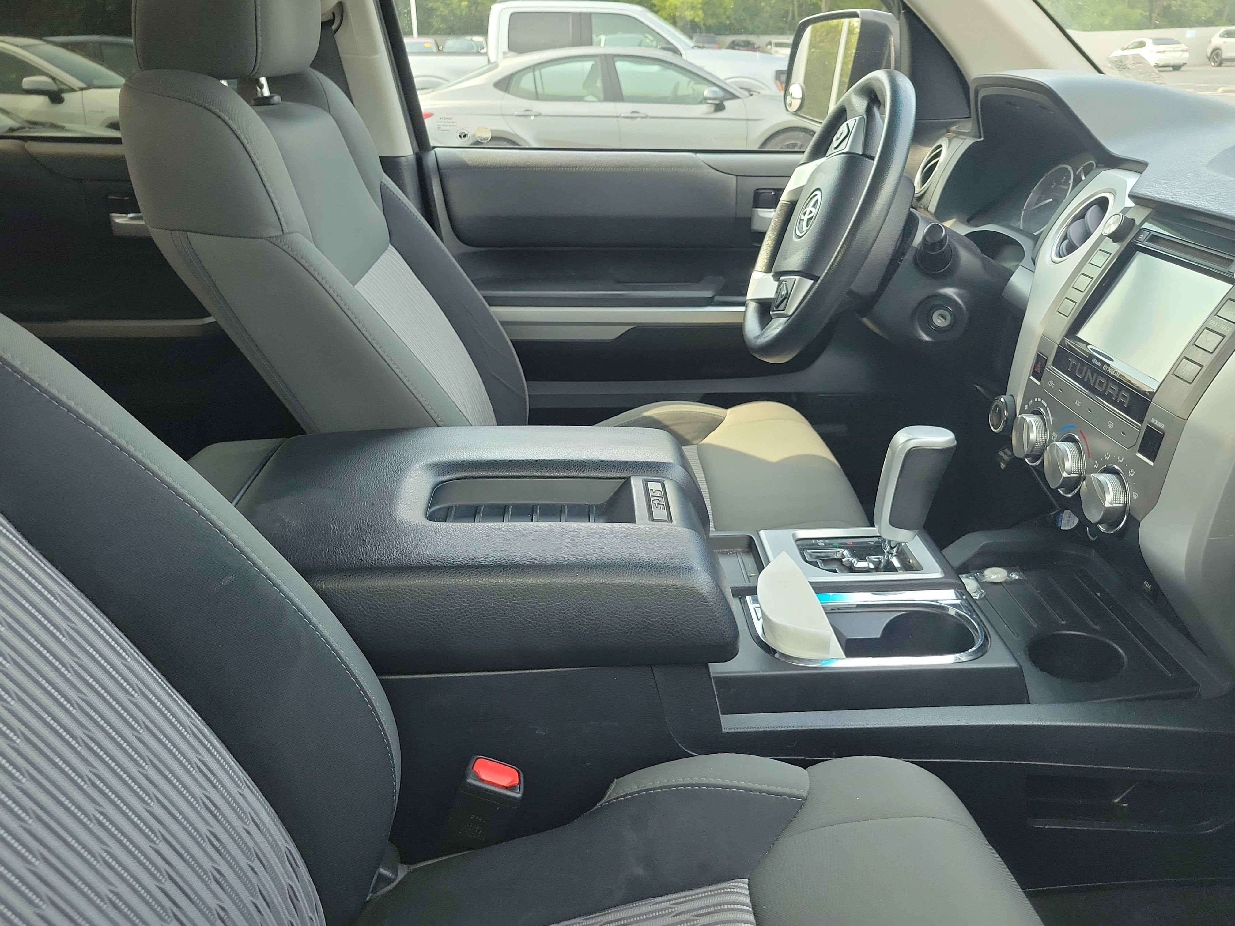2017 Toyota Tundra 4WD SR5