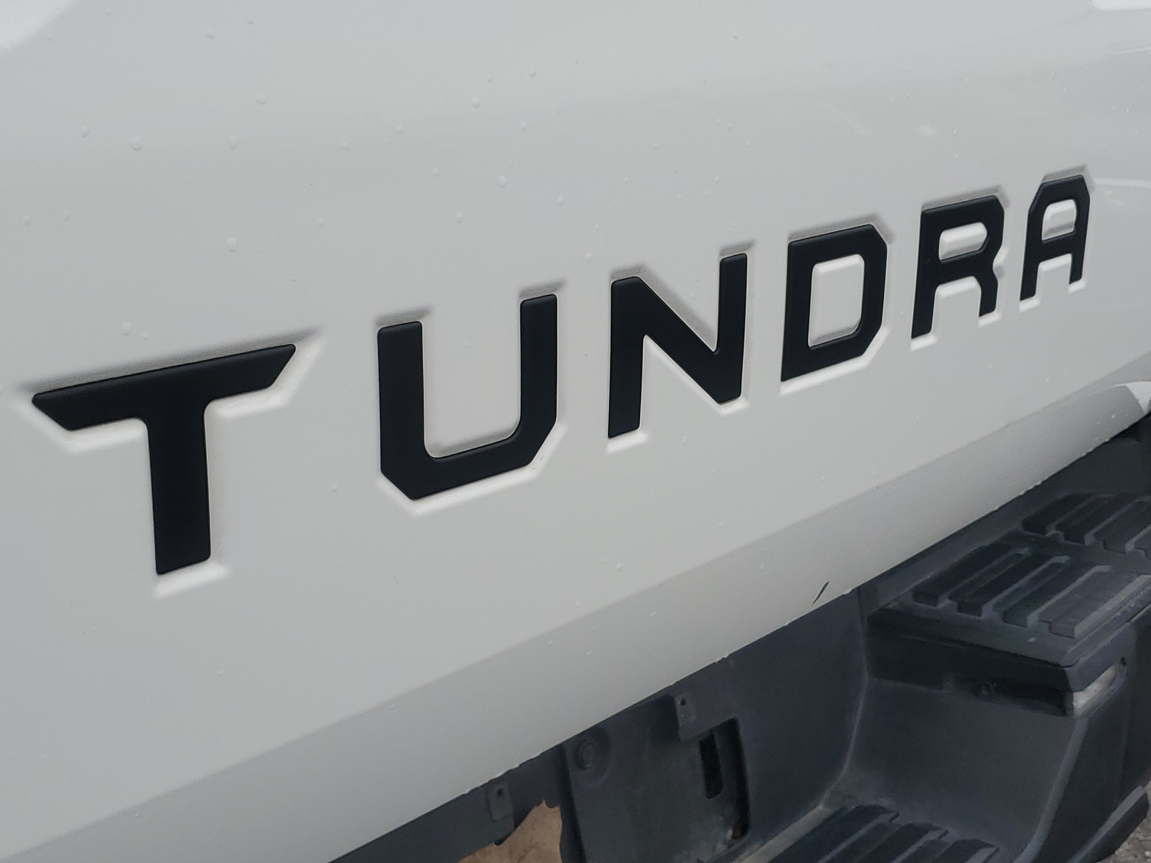 2022 Toyota Tundra 4WD SR5