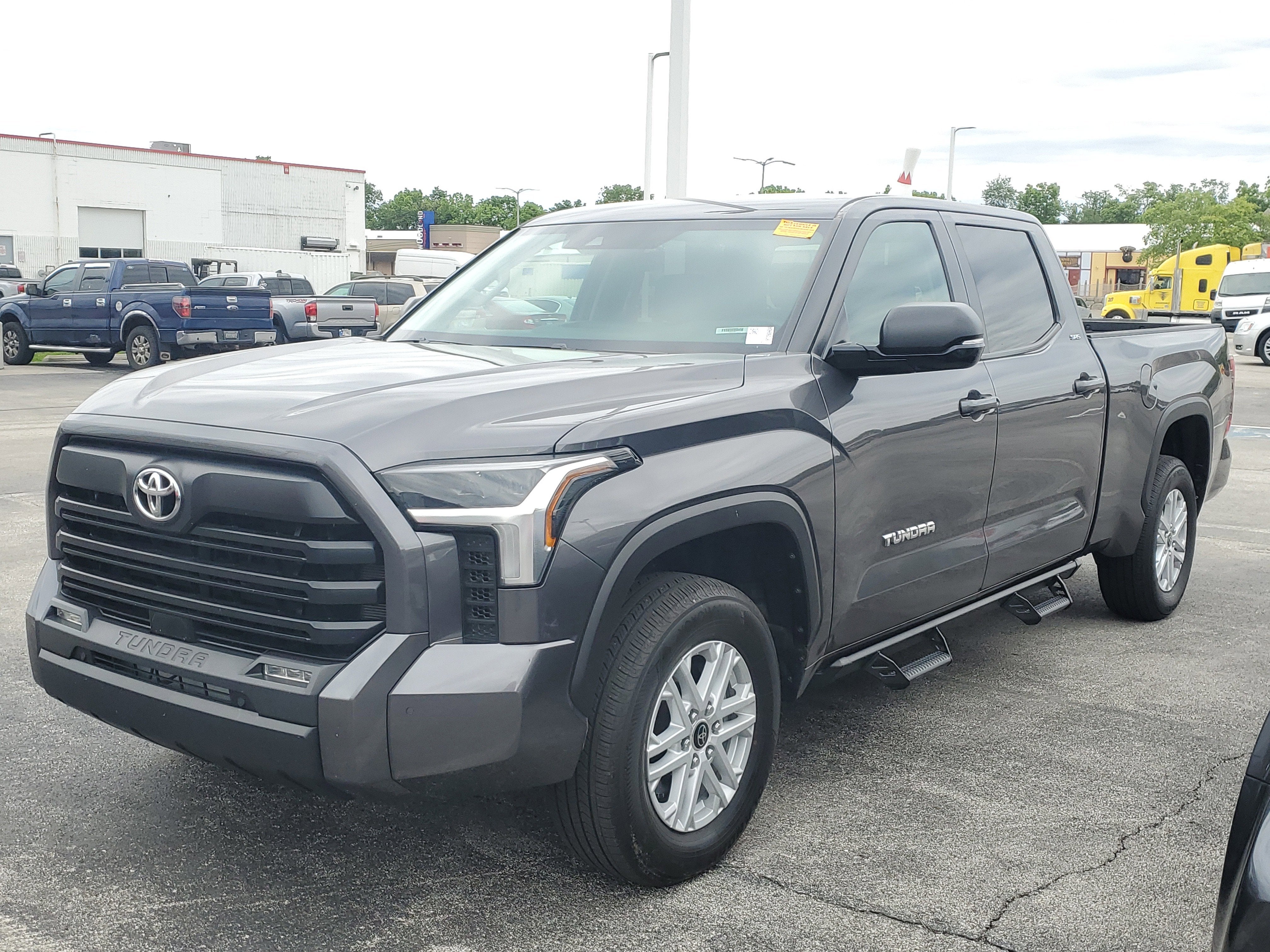 2024 Toyota Tundra 4WD SR5