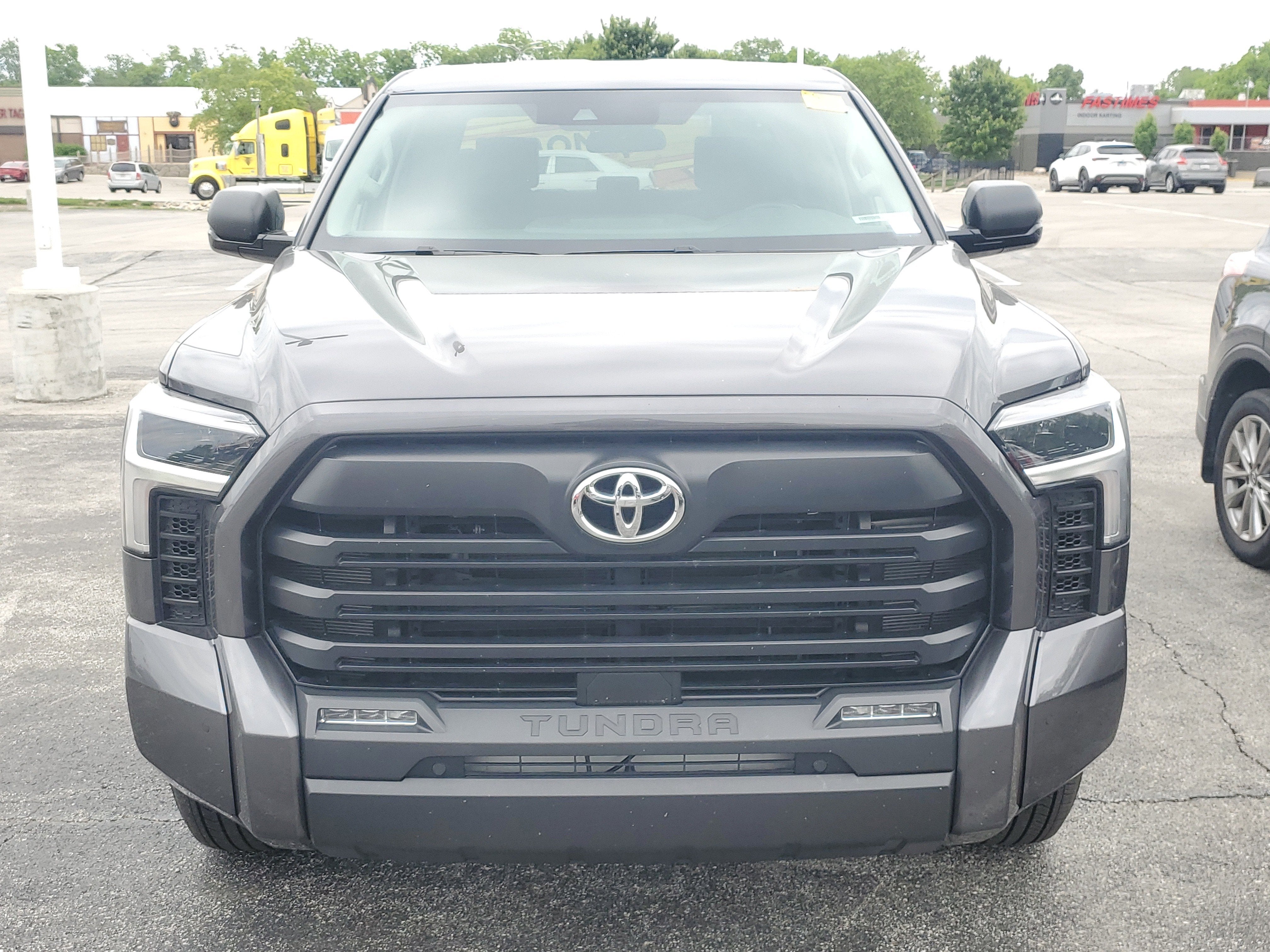 2024 Toyota Tundra 4WD SR5