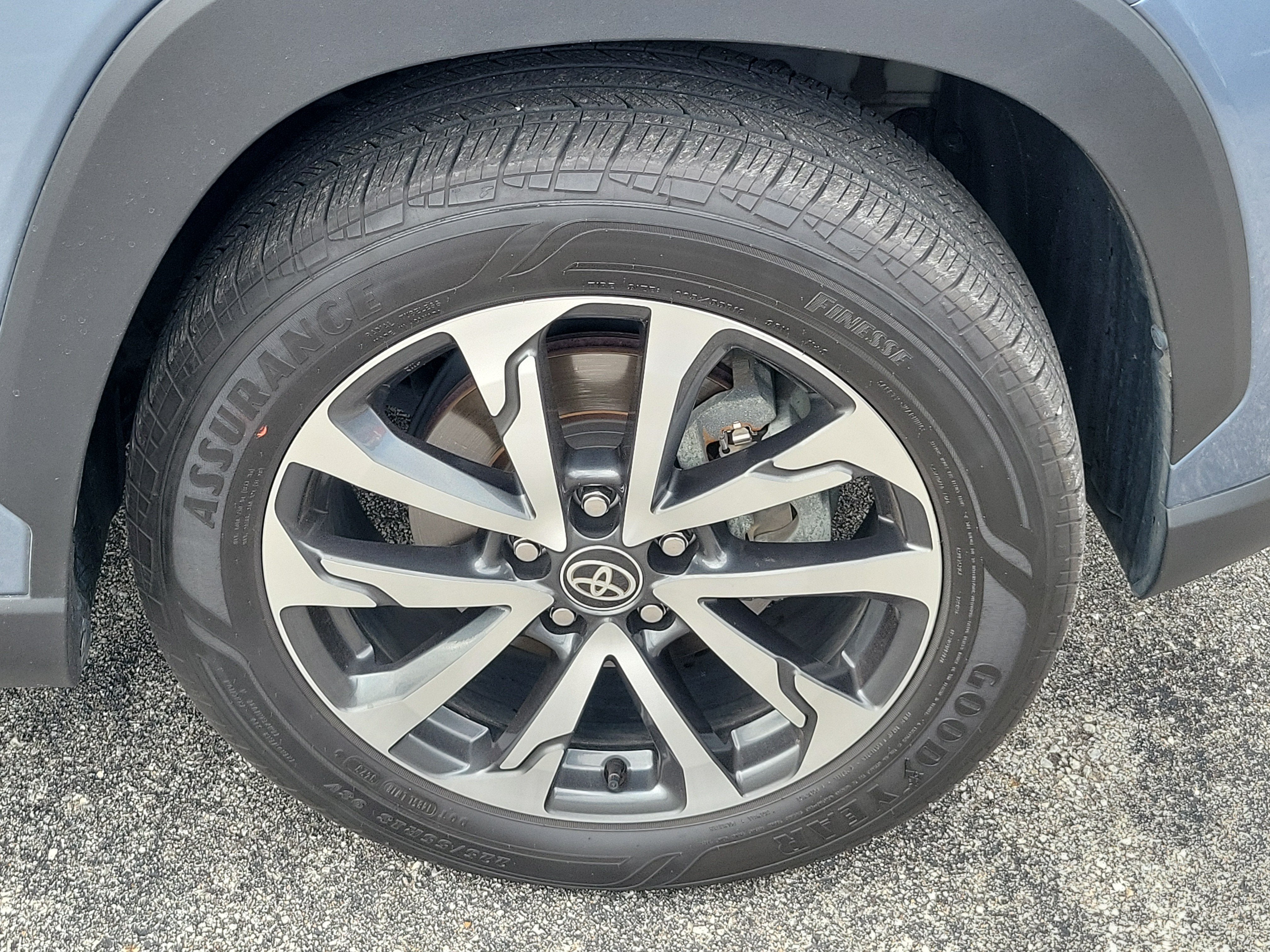 2023 Toyota Corolla Cross XLE