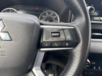 2023 Mitsubishi Outlander SE