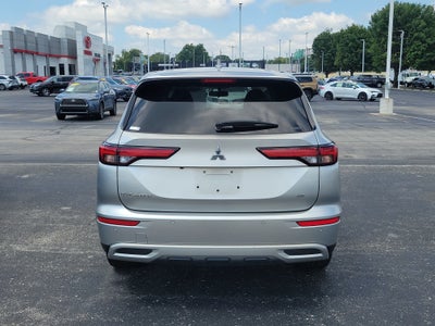 2023 Mitsubishi Outlander SE