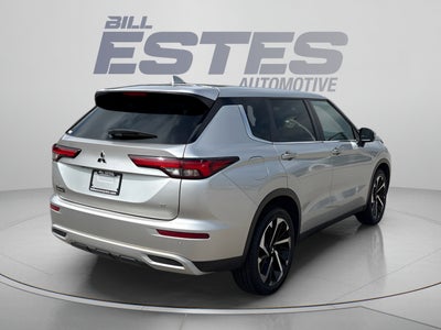 2023 Mitsubishi Outlander SE