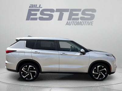 2023 Mitsubishi Outlander SE