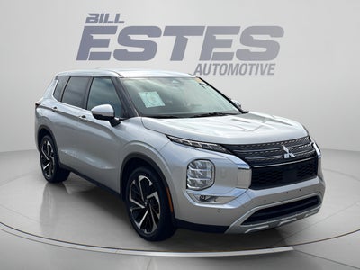 2023 Mitsubishi Outlander SE