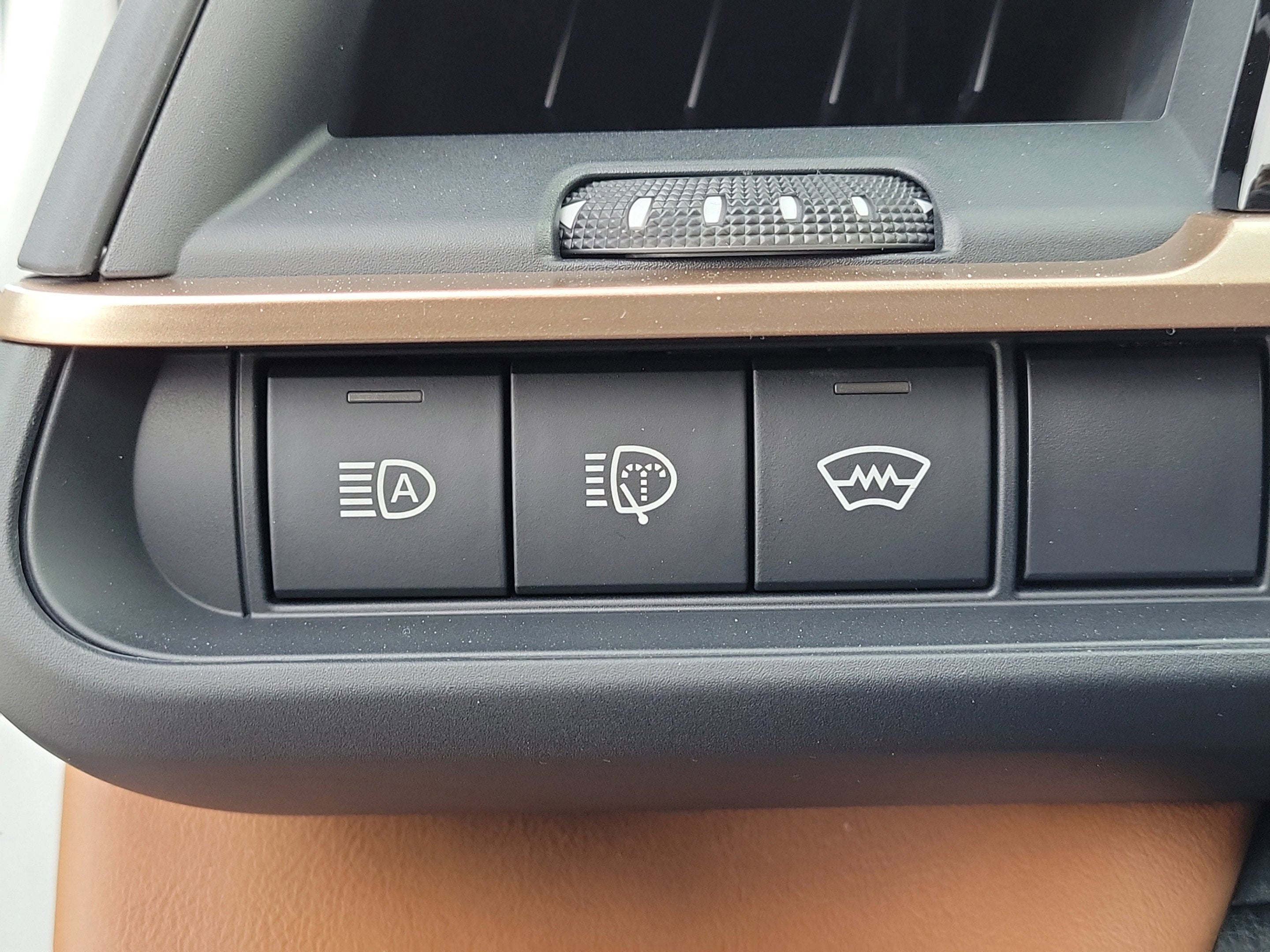 2025 Toyota Crown Signia Limited
