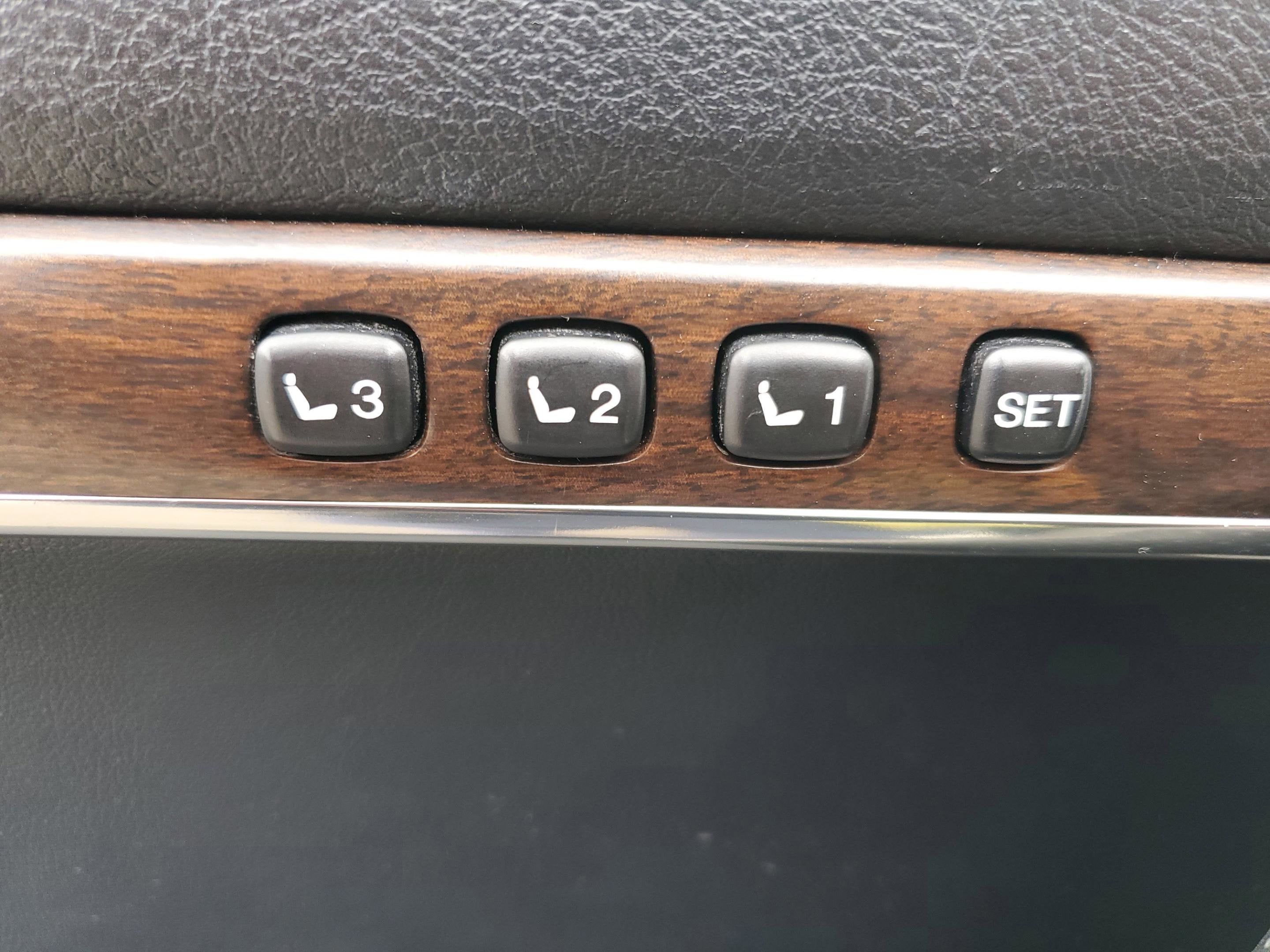 2019 Toyota Land Cruiser Base