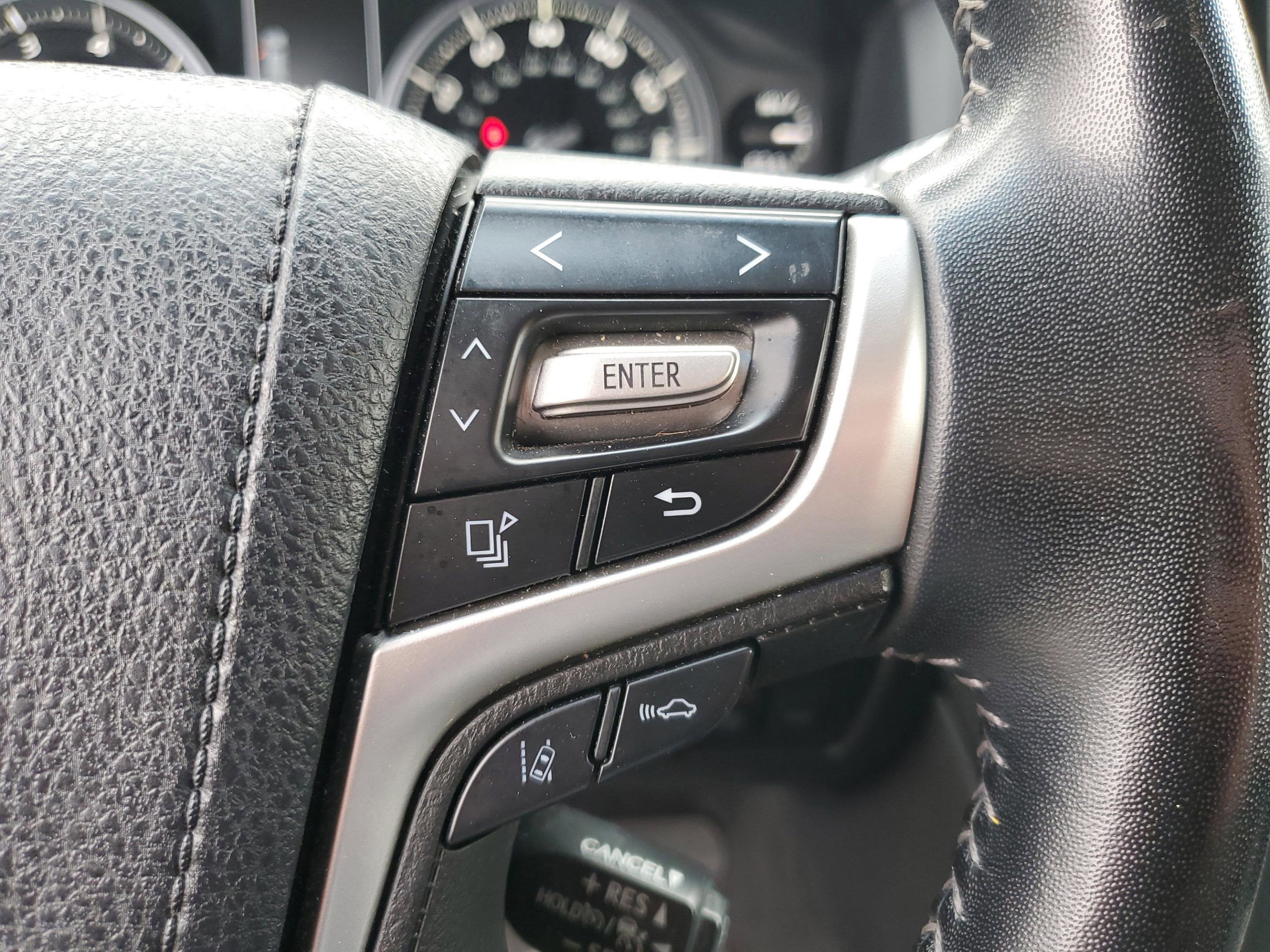 2019 Toyota Land Cruiser Base