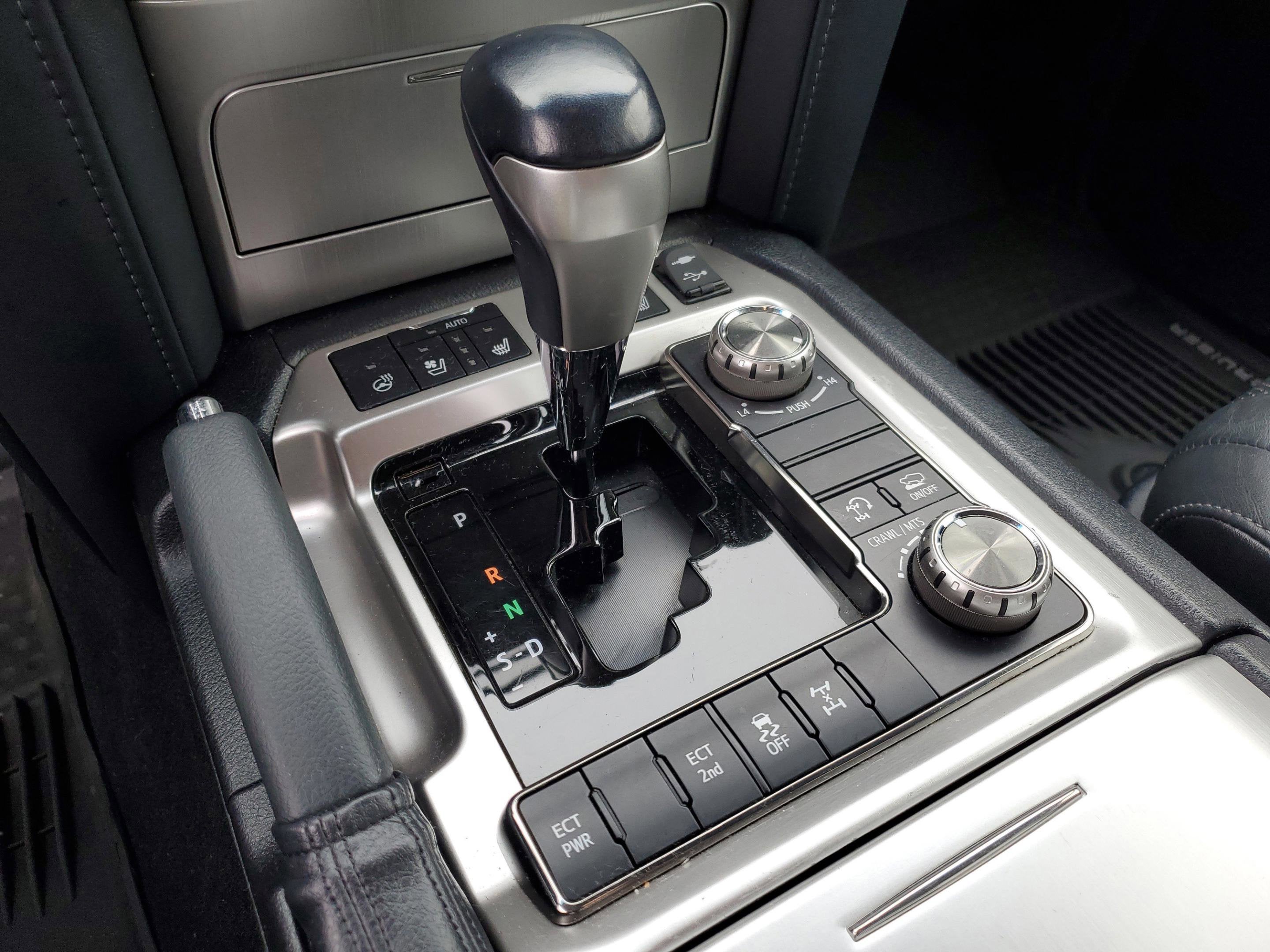 2019 Toyota Land Cruiser Base