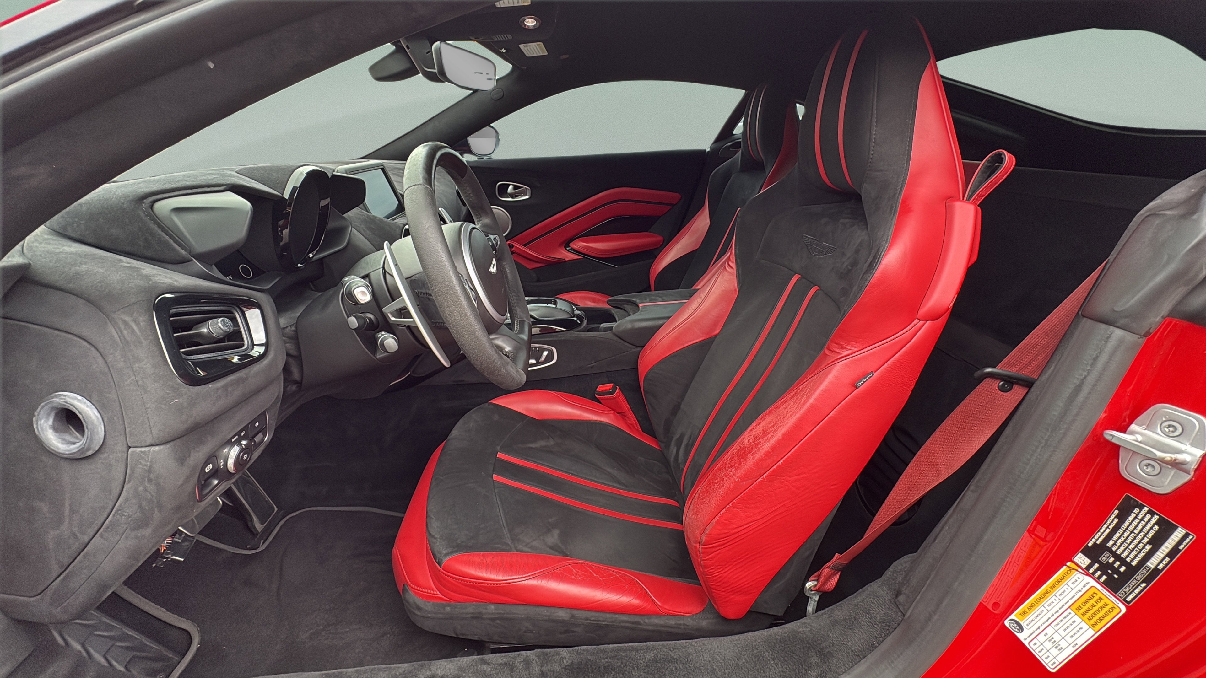 2020 Aston Martin Vantage Base