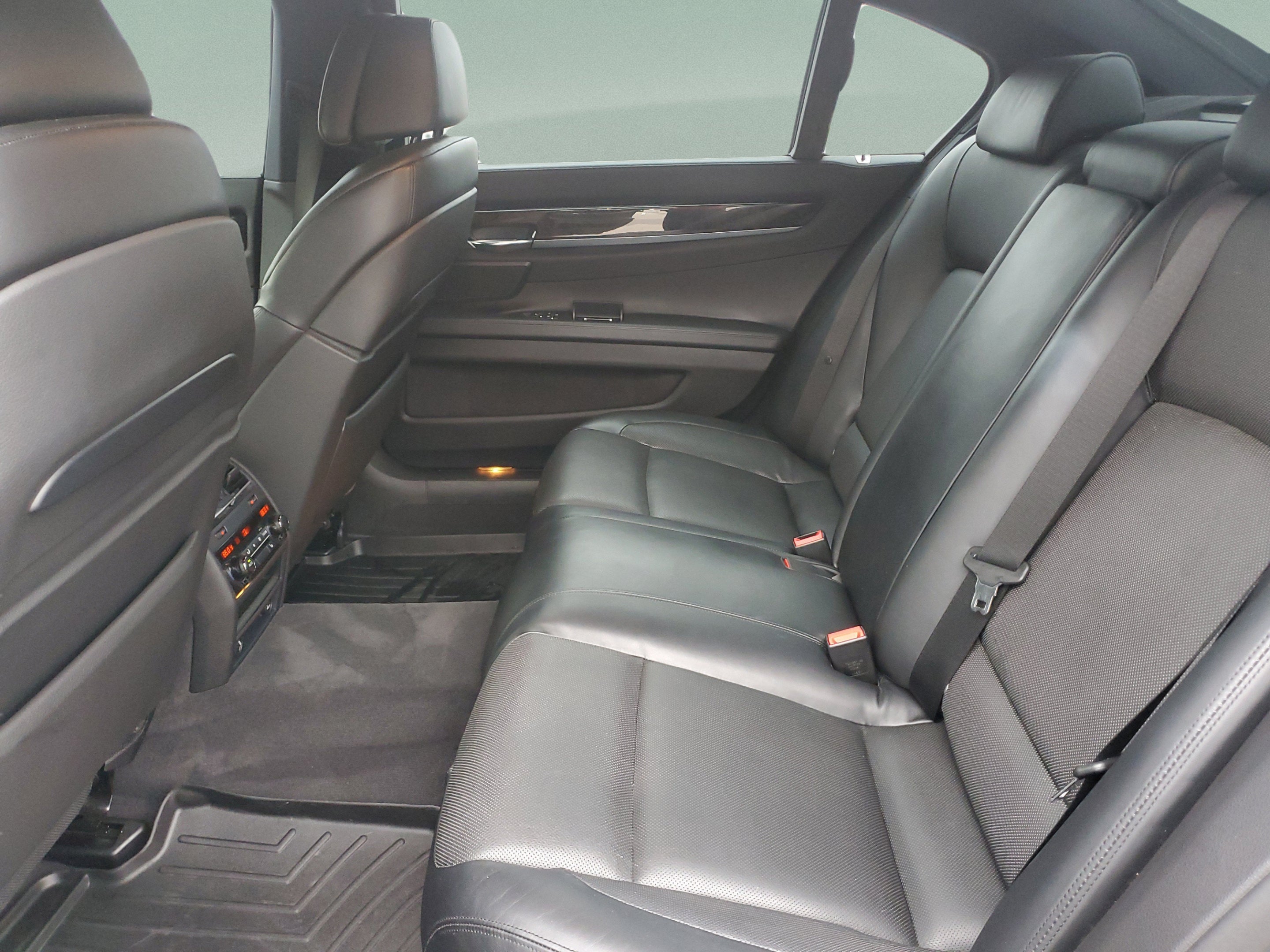 2012 BMW 7 Series 750Li xDrive