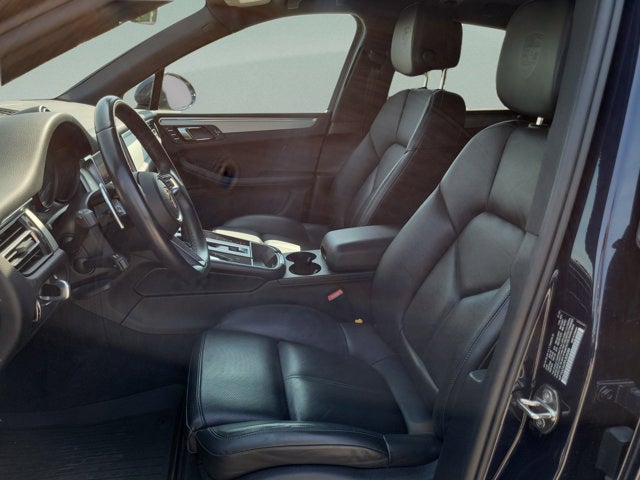 2023 Porsche Macan T