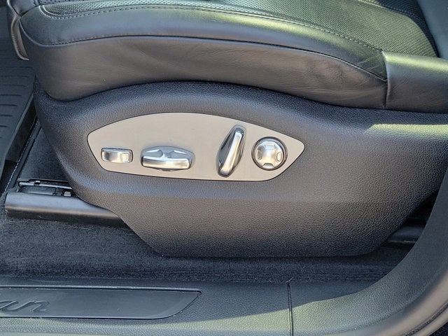 2023 Porsche Macan T
