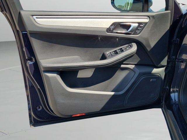 2023 Porsche Macan T