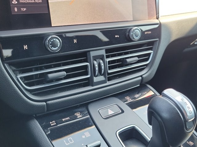 2023 Porsche Macan T