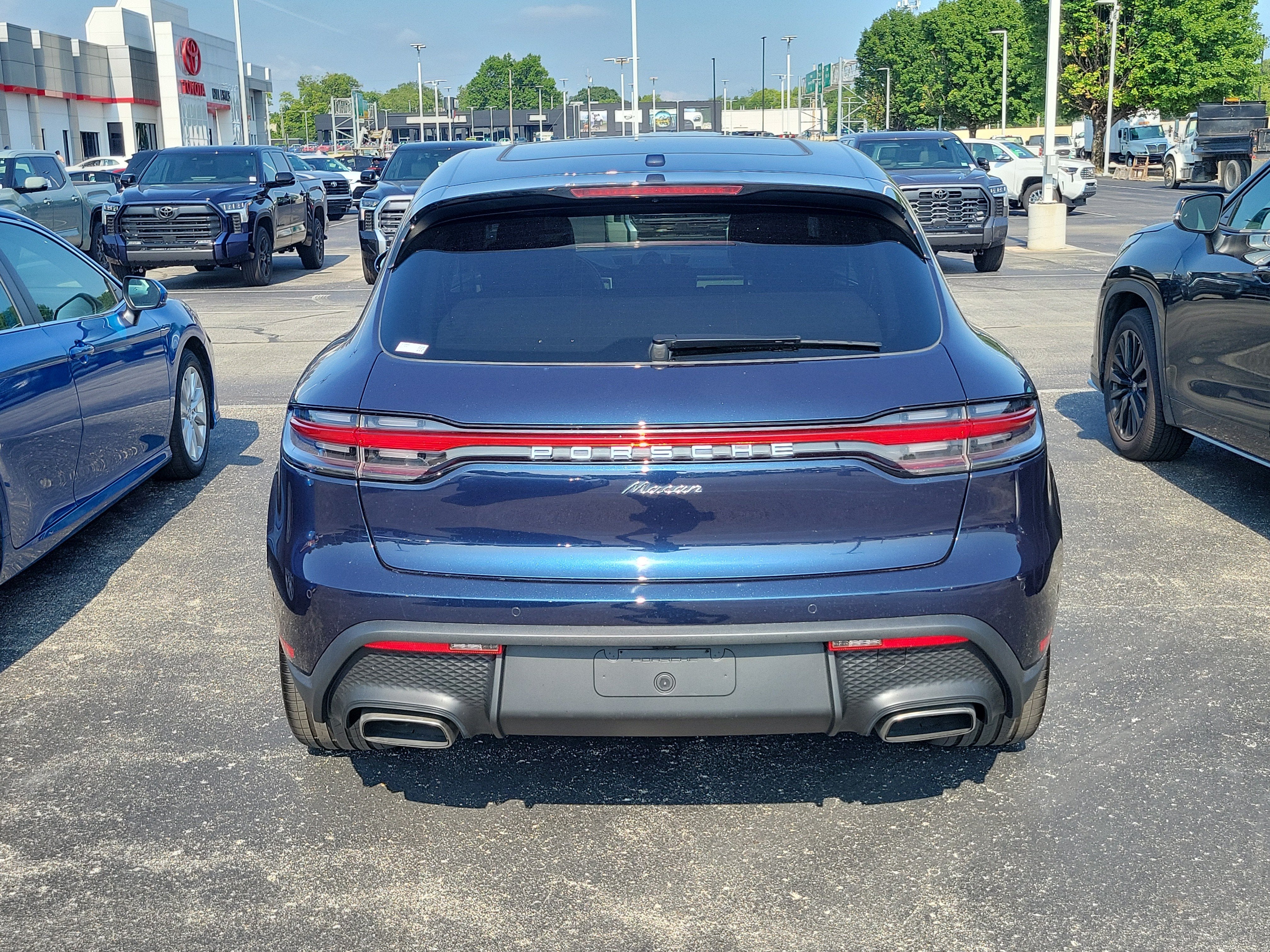 2023 Porsche Macan T