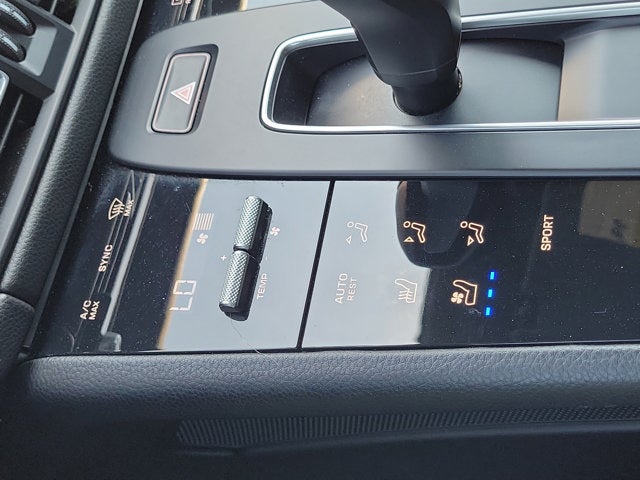 2023 Porsche Macan T