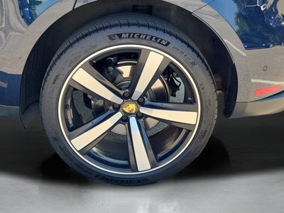 2023 Porsche Macan T