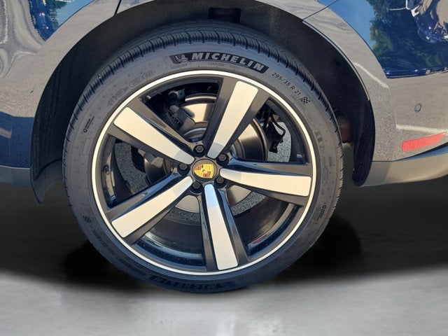 2023 Porsche Macan T