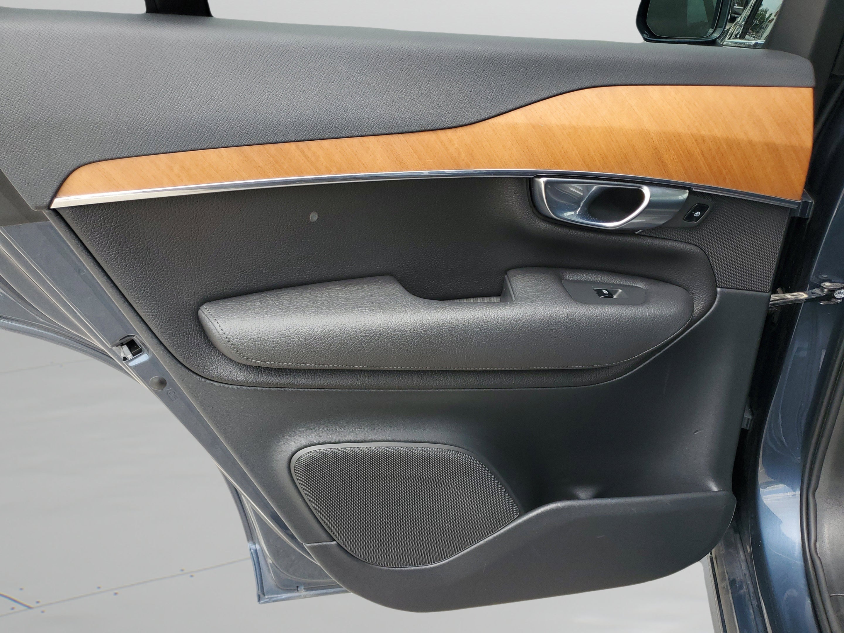 2021 Volvo XC90 Momentum